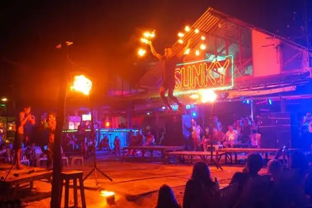 Phi Phi — 2 gün / 1 gecə (Çərşənbə axşamı / Cümə axşamı / Şənbə), şəkil 2