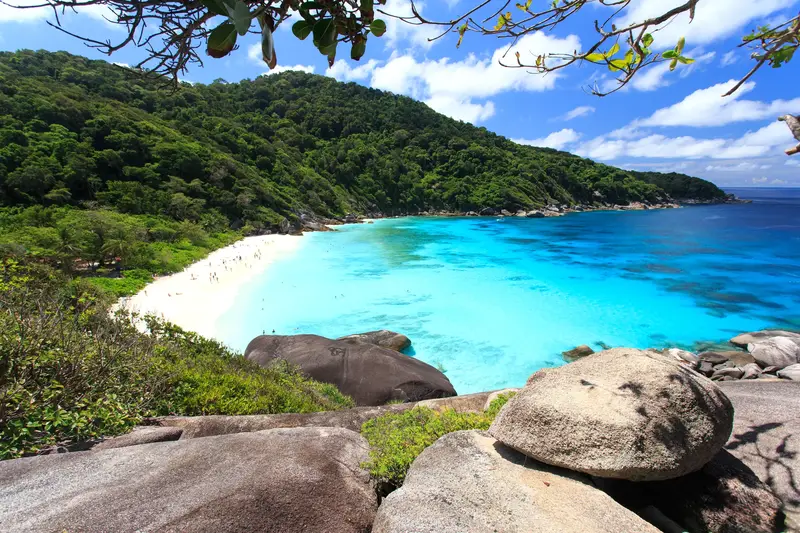 Similan adaları Sawanu katamaranla, şəkil 1